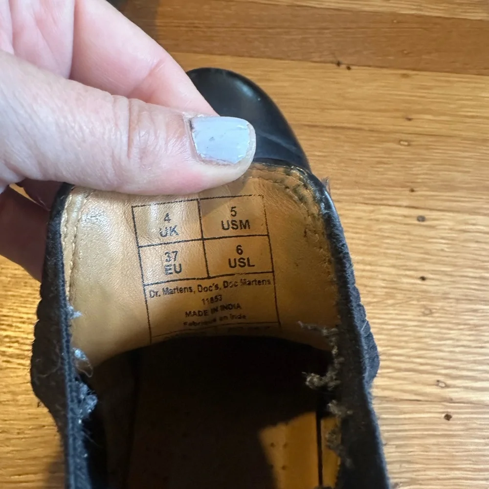 Dr Martens  Women's Size 7